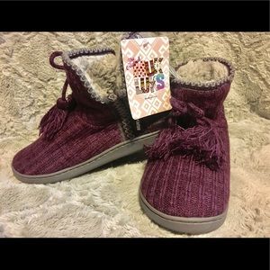 NWT ORIGINAL MUK LUKS